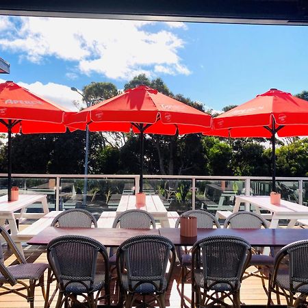 Bridport Bay Inn מראה חיצוני תמונה