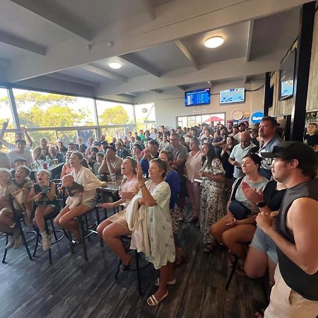 Bridport Bay Inn מראה חיצוני תמונה